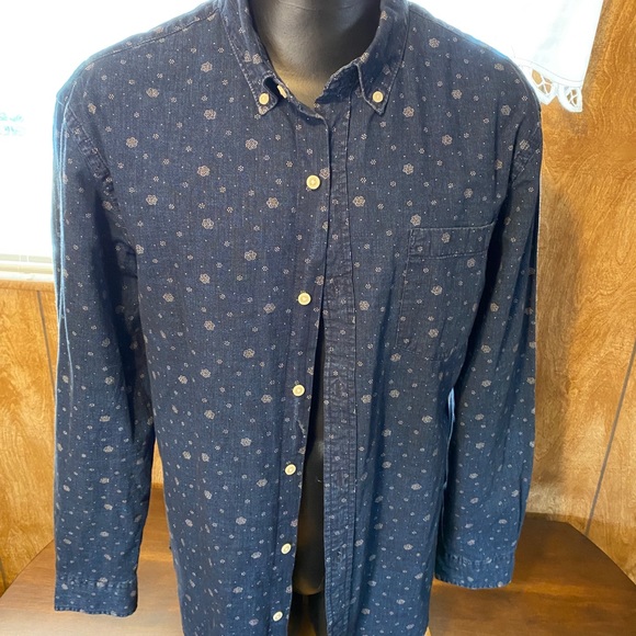 St. John's Bay Long Sleeve Button Down Shirt Men Large Blue - Picture 2 of 7
